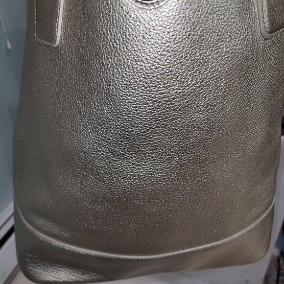 Tory Burch Michelle buckle tote bag mettallic leather medium large tote - Picture 10 of 13